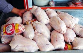 مرغ در ارومیه کم یاب و با افزایش قیمت چند برابری ؛ مردم را عاصی کرده است