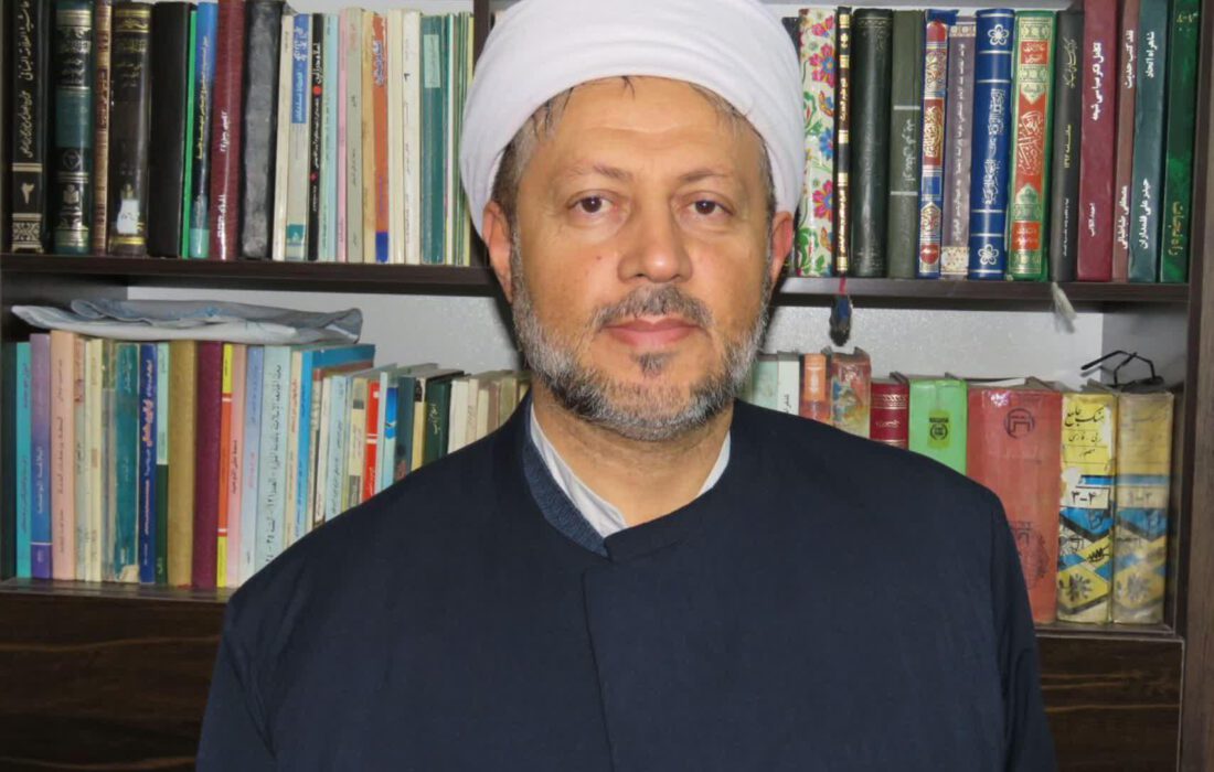 ماموستا محمدپور از روحانیون برجسته اهل سنت ارومیه در پیامی فرا رسیدن ۱۳ آبان را خدمت مردم شهید پرور ارومیه تبریک گفت
