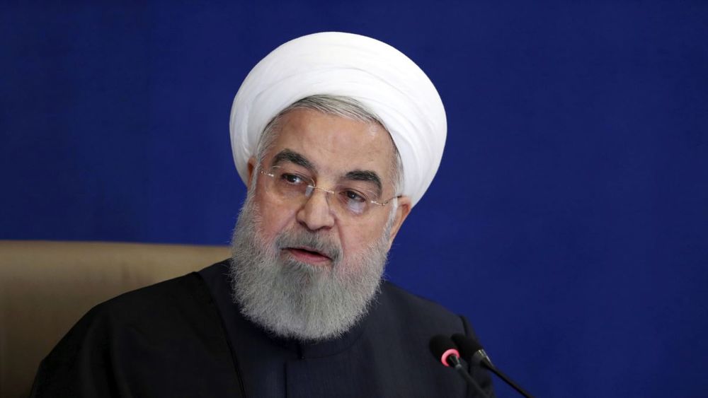 دکتر روحانی: قانون اساسی را به تعطیلی نکشانیم/ چرا توصیه‌های رهبری را فراموش می‌کنید؟/یکی از آثار برجام گرفتن حربه از دست دشمن بود/۱۰۰ درصد قانون اقدام راهبردی را اجرا کردیم