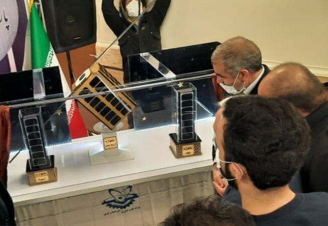 نخستین منظومه فضایی کشور و ماهواره «اروم ست» در ارومیه رونمایی شد