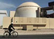 تیر و دو نشان دولت با توسعه نیروگا‌ه‌های هسته‌ای/ دلایل تأکید رئیس‌جمهور بر توسعه برق اتمی