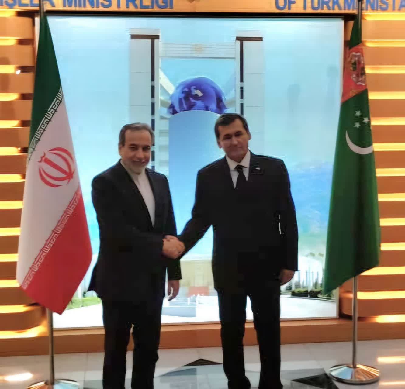 سفر عراقچی به عشق آباد و دیدار با وزیر امور خارجه ترکمنستان