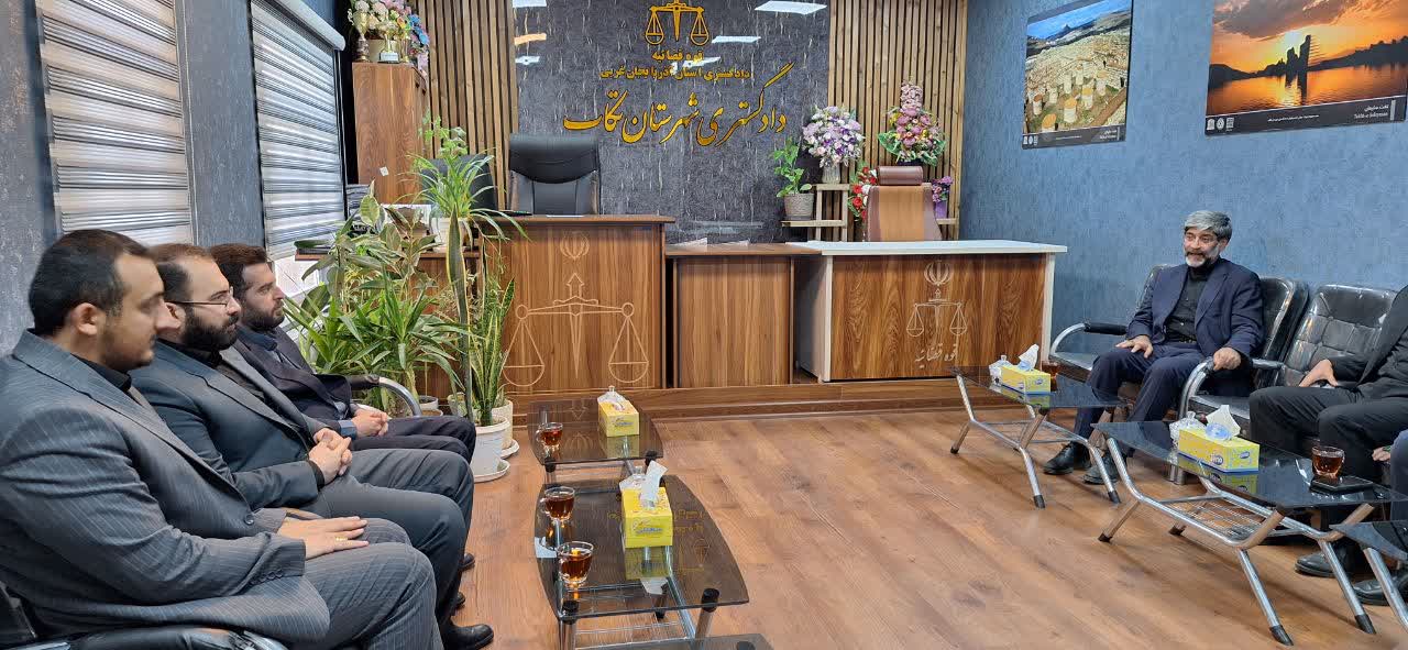 نشست صمیمی رئیس کل دادگستری آذربایجان غربی با قضات حوزه قضایی تکاب